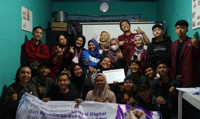Hold Media Literacy, FKB Telkom University Equip Children and Youth in Bandung with Cybersurfing Skills